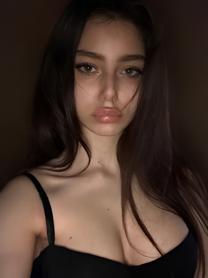 Эмма привлекальеная девушка из Джубга цена от 5000 руб