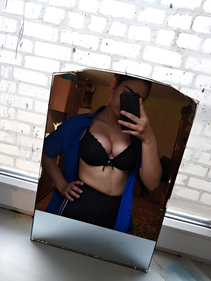 Хельга привлекальеная девушка из Джубга цена от 10000 руб