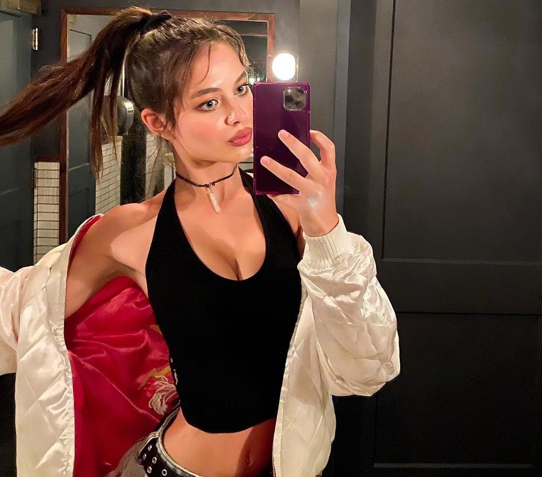 Ирина привлекальеная девушка из Джубга цена от 3000 руб