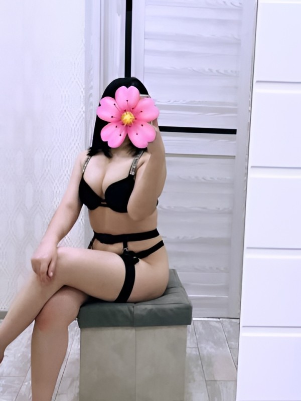 Дина привлекательная девушка из Джубга цена от 10000 руб