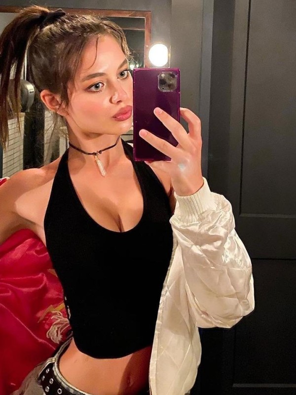 Ирина привлекательная девушка из Джубга цена от 3000 руб