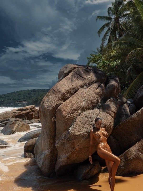 Марьяна привлекательная девушка из Джубга цена от 7000 руб